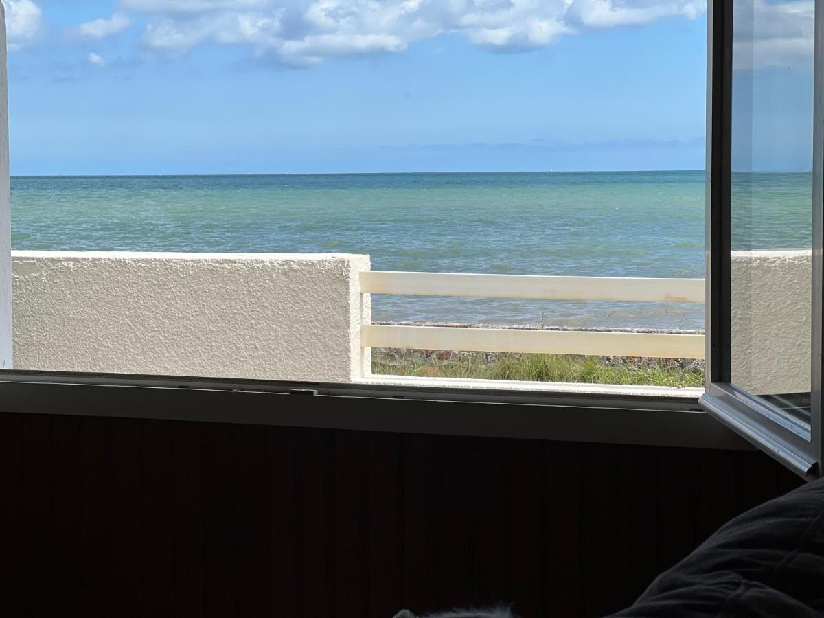 Holiday home Maison Les Pieds Dans L'eau Quineville
